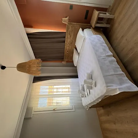 Bed & Breakfast Gerence By Lamira Alacati